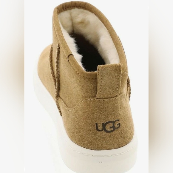 UGG Alameda Mini Suede Boots EUC - Picture 5 of 5